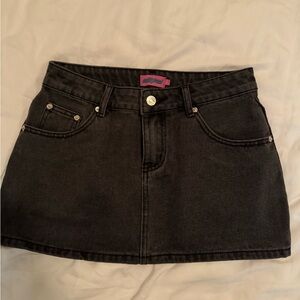 EDIKTED BLACK MINI SKIRT. SIZE S. NEVER WORN.